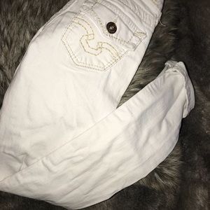 White skinny jeans